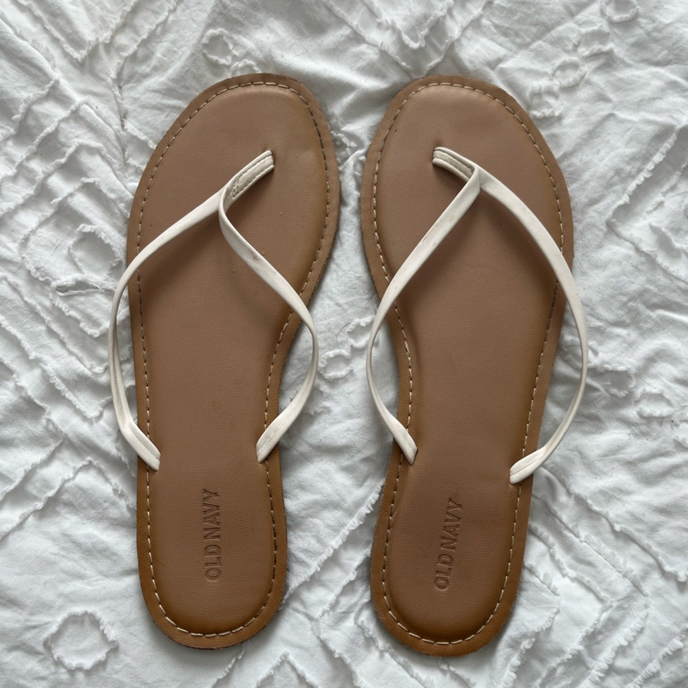Old navy flipflops
